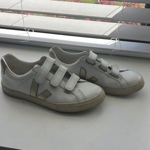 Veja velcro sneakers